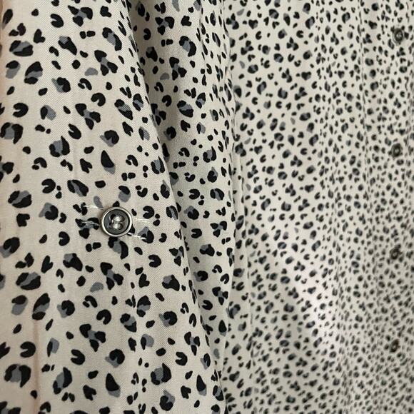 Aura Button Down Shirt Dress Sz Medium Collared Animal Print Long Sleeve Splits - Picture 4 of 10